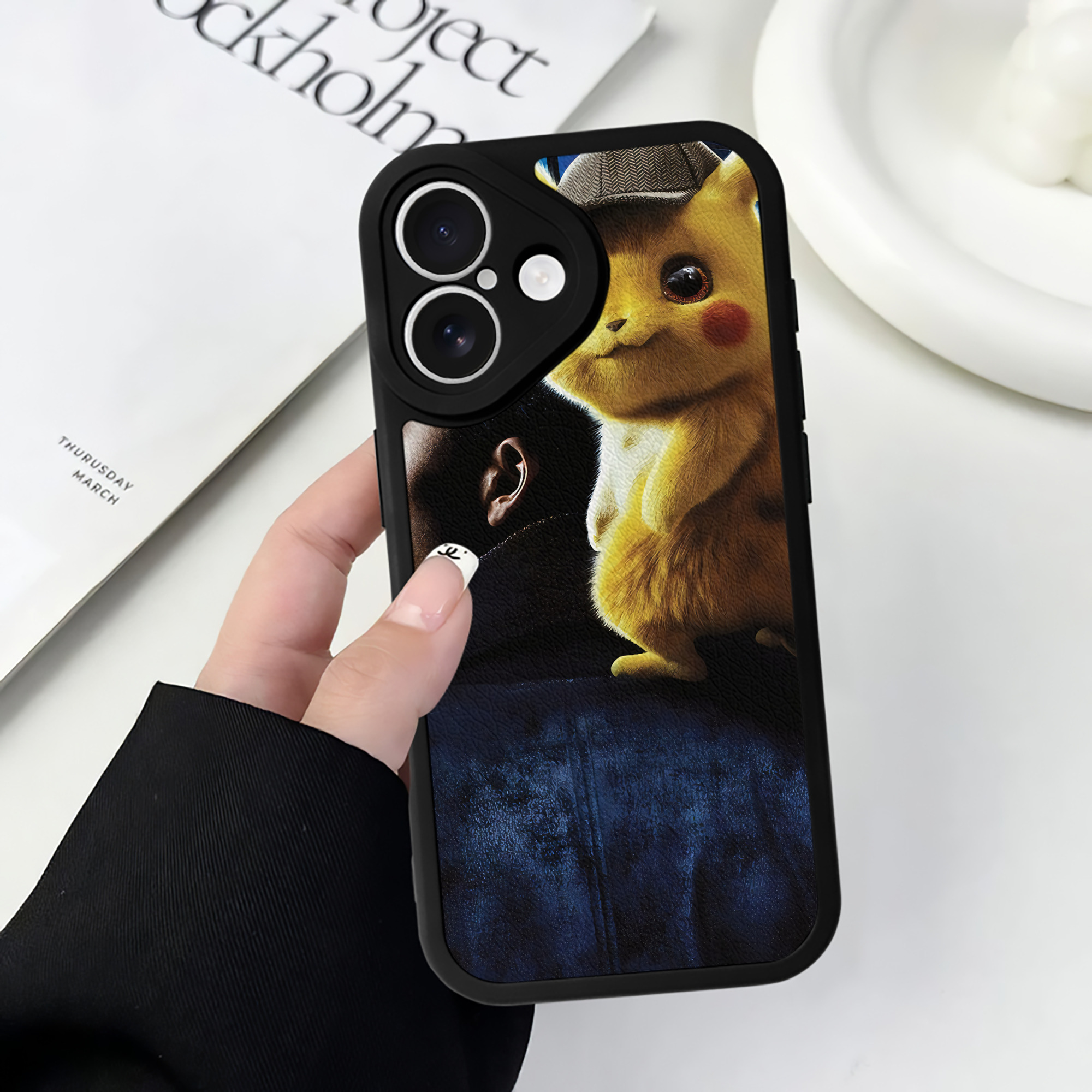 （画像用） ポケットモンスター Pokémon 【iPhone 16シリーズ対応】シリコンスマホケース（レザー調） 材質：シリコン